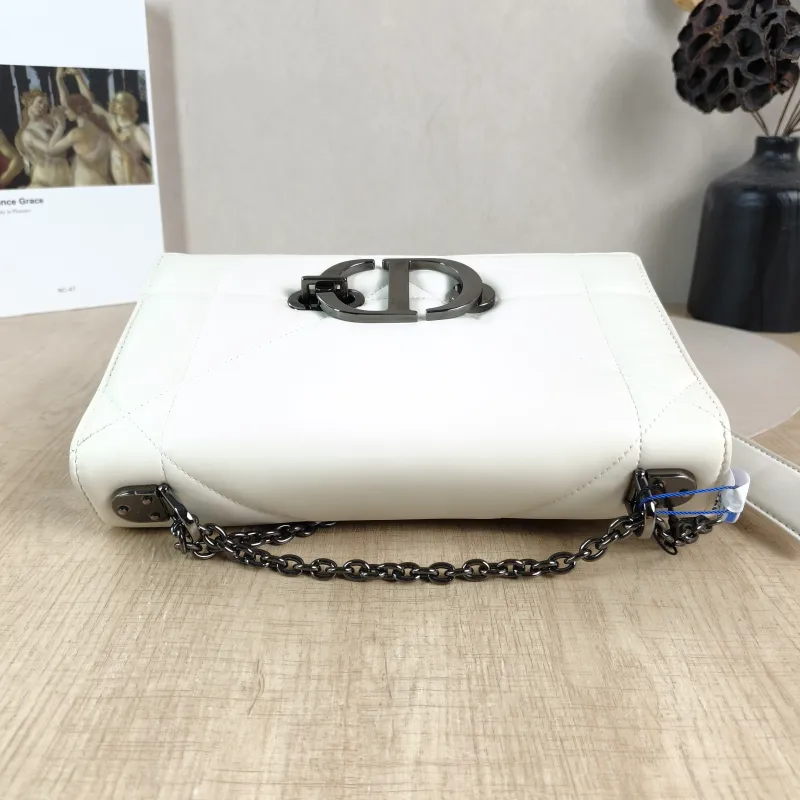 DIOR Crossbody Bag30Montaigne White Lambskin One Size25 × 8 × 15 cm — detail view 2 of 13