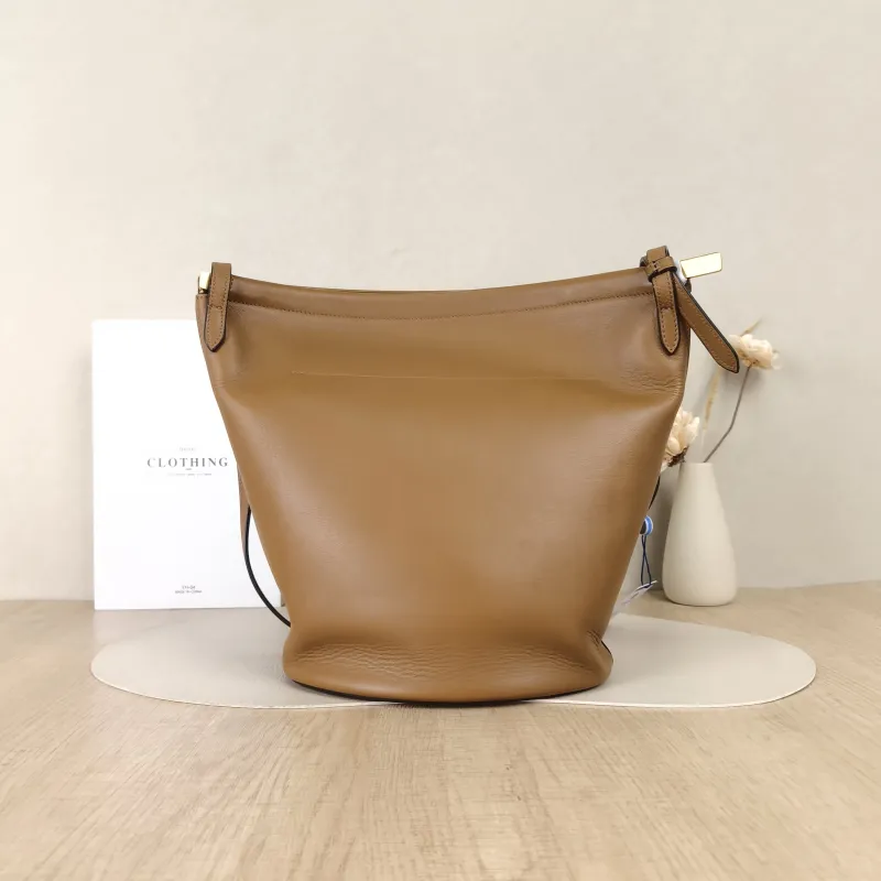 CELINE Crossbody Bag Clasp Bucket Bucket Bag Brown Calfskin One Size20 × 13.5 × 26 cm — cover view 3 of 4