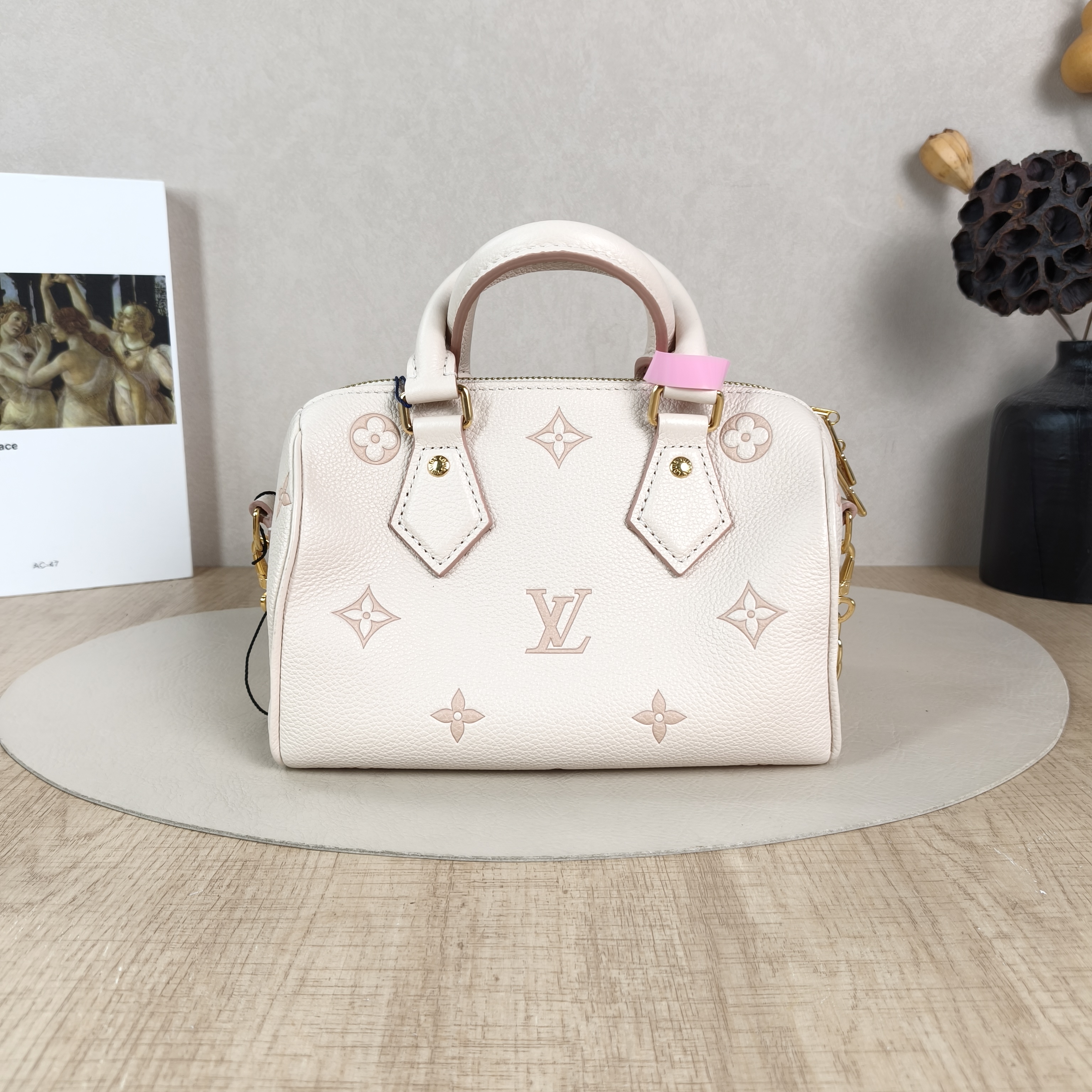 Louis Vuitton Crossbody Bag Speedy20Beige · Pink Empreinte Embossed Calfskin Monogram Small20.5 × 12 × 13.5 cm