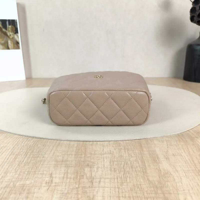 Chanel Crossbody Bag Crossbody Bag Calfskin One Size21.5 × 7.5 × 19 cm — cover view 3 of 5