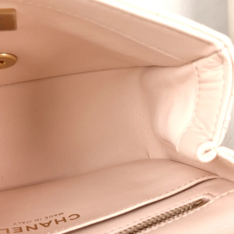 Chanel Crossbody Bag Pink Lambskinmini17 × 8 × 13.5 cm — detail view 7 of 14