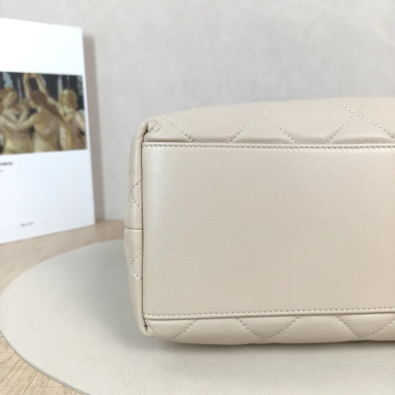 Chanel Top Handle Bag25p hobo Beige Lambskin One Size24 × 10 × 14 cm — detail view 12 of 12