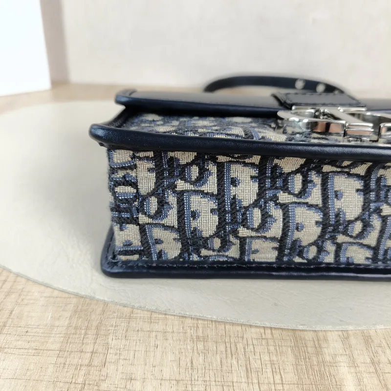 DIOR Crossbody Bag 30 Montaigne East-West 30 Blue Canvas， Small 21 × 6 × 12 cm — detail view 12 of 13