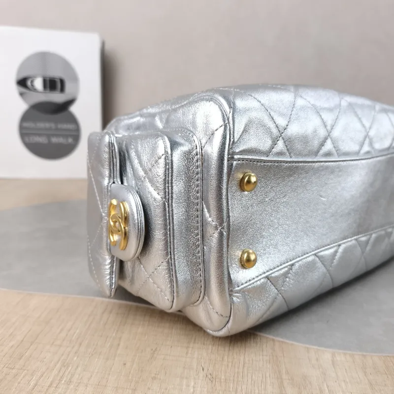 Chanel Shoulder Bag 25k Bowling Bag Silver Calfskin Small 24 × 11.5 × 15.5 cm — detail view 4 of 14