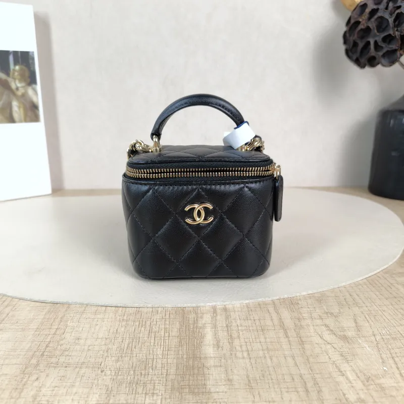 Chanel Crossbody Bag Edition Black Lambskin11 × 7 × 9 cm