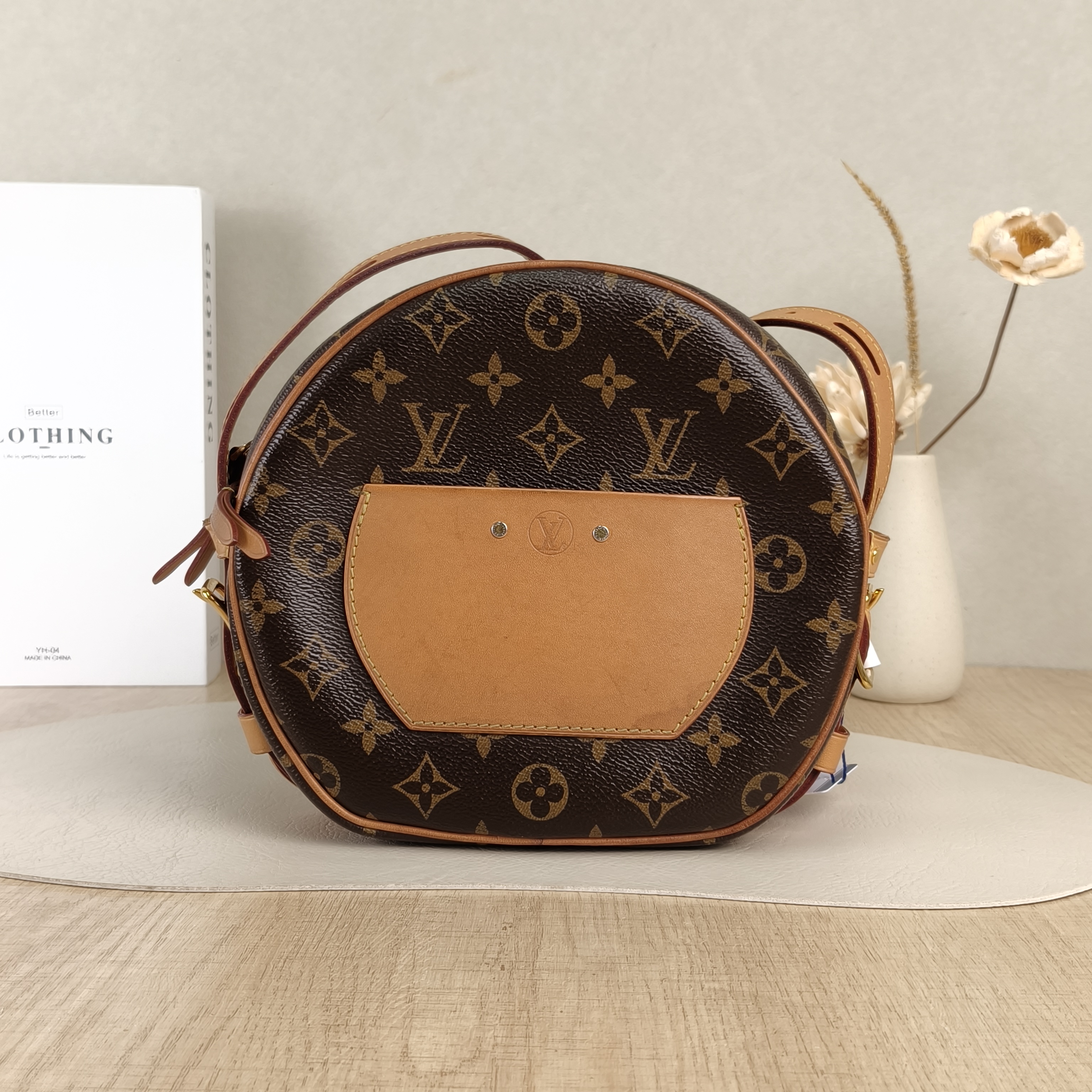 Louis Vuitton Crossbody Bag BOITE CHAPEAU SOUPLE Monogram PVC Large20 × 8 × 22.5 cm — cover view 3 of 6