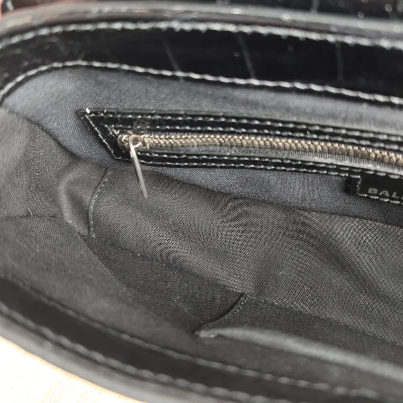 BALENCIAGA Shoulder Bag Lindsay Black Calfskin Small 29 × 5 × 13 cm — detail view 2 of 11