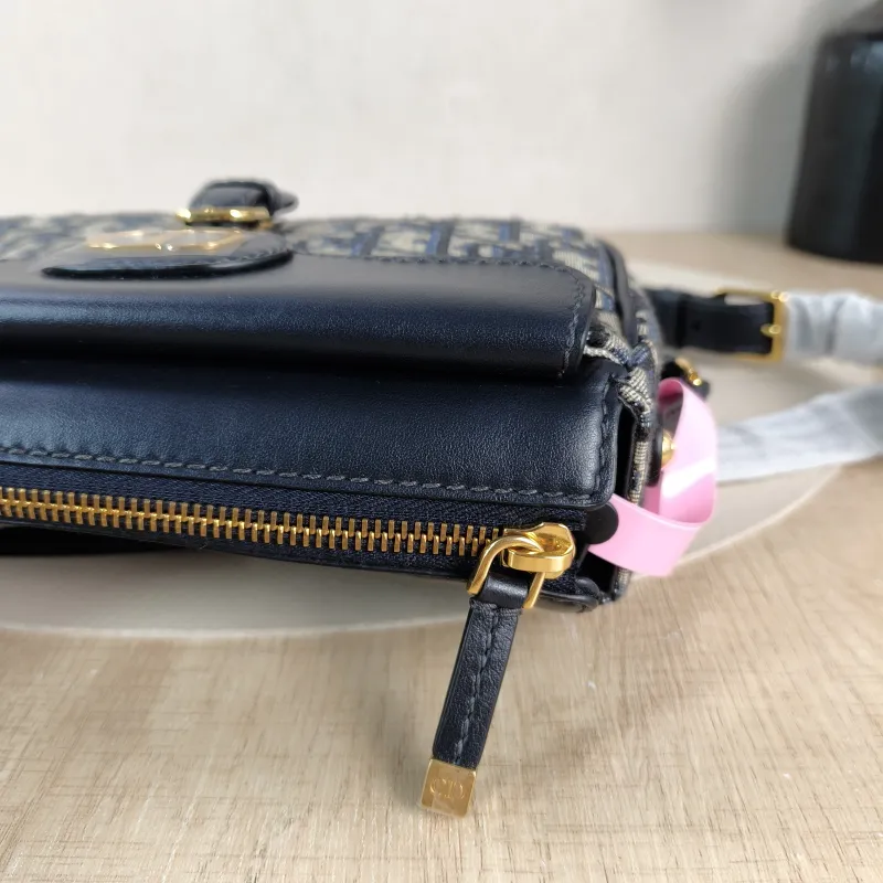 DIOR Crossbody Bag 30Montaigne Blue Canvas Small 19.5 × 6.5 × 11 cm — detail view 7 of 12