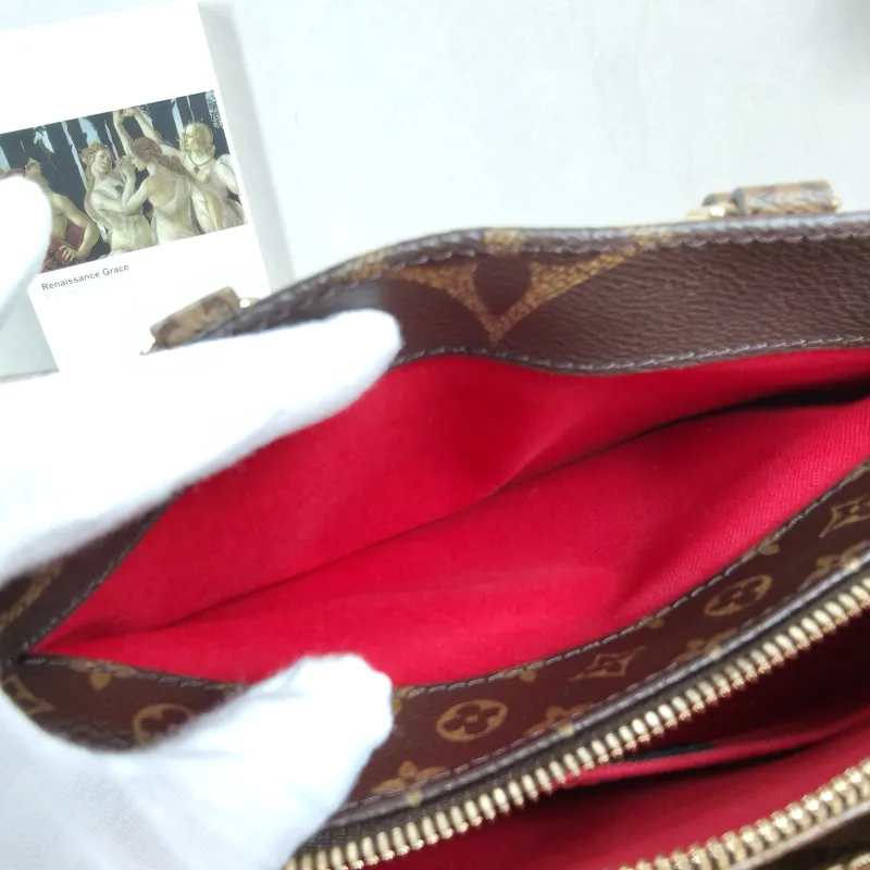 Louis Vuitton Crossbody Bag Onthego East West Monogram PVC Small25 × 10 × 13 cm — detail view 10 of 13