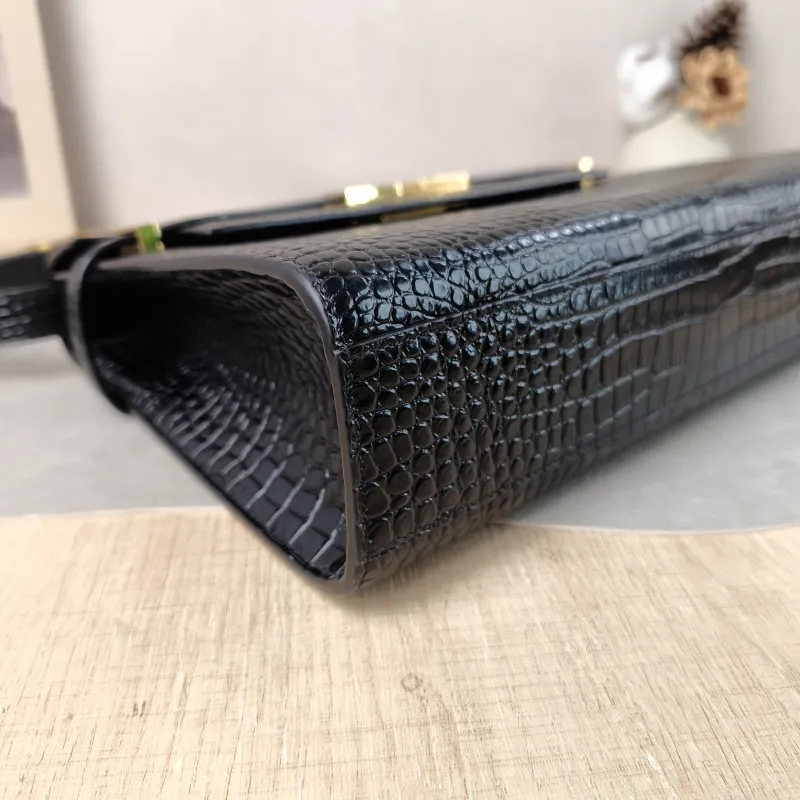 SAINT LAURENT Shoulder Bag MANHATTAN Black Calfskin Medium 29 × 7.5 × 20 cm — detail view 3 of 13
