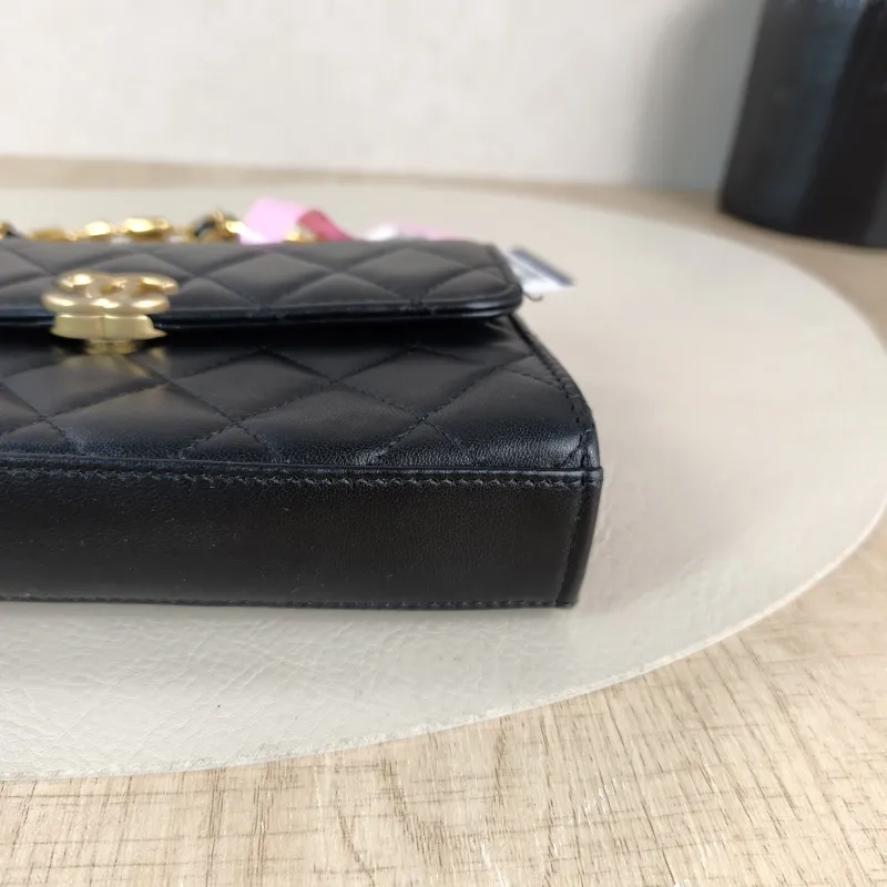 Chanel Crossbody Bag kelly Black Lambskin One Size 18.5 × 4.5 × 10 cm — detail view 7 of 13