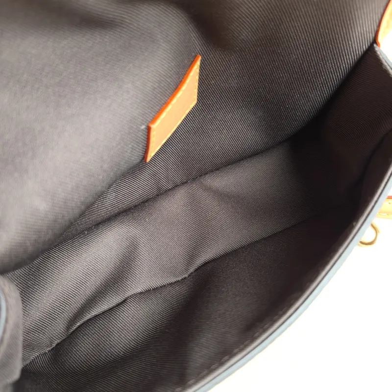 Louis Vuitton Crossbody Bag Diane Baguette Bag Monogram PV Cnano19 × 6 × 10.5 cm — detail view 3 of 11