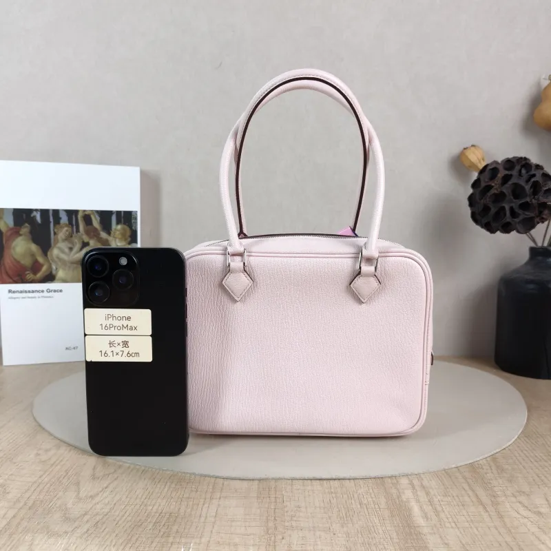 Hermès Shoulder Bag Plume 21 M7 Lambskin Mini 21 × 8 × 15 cm w — cover view 6 of 6