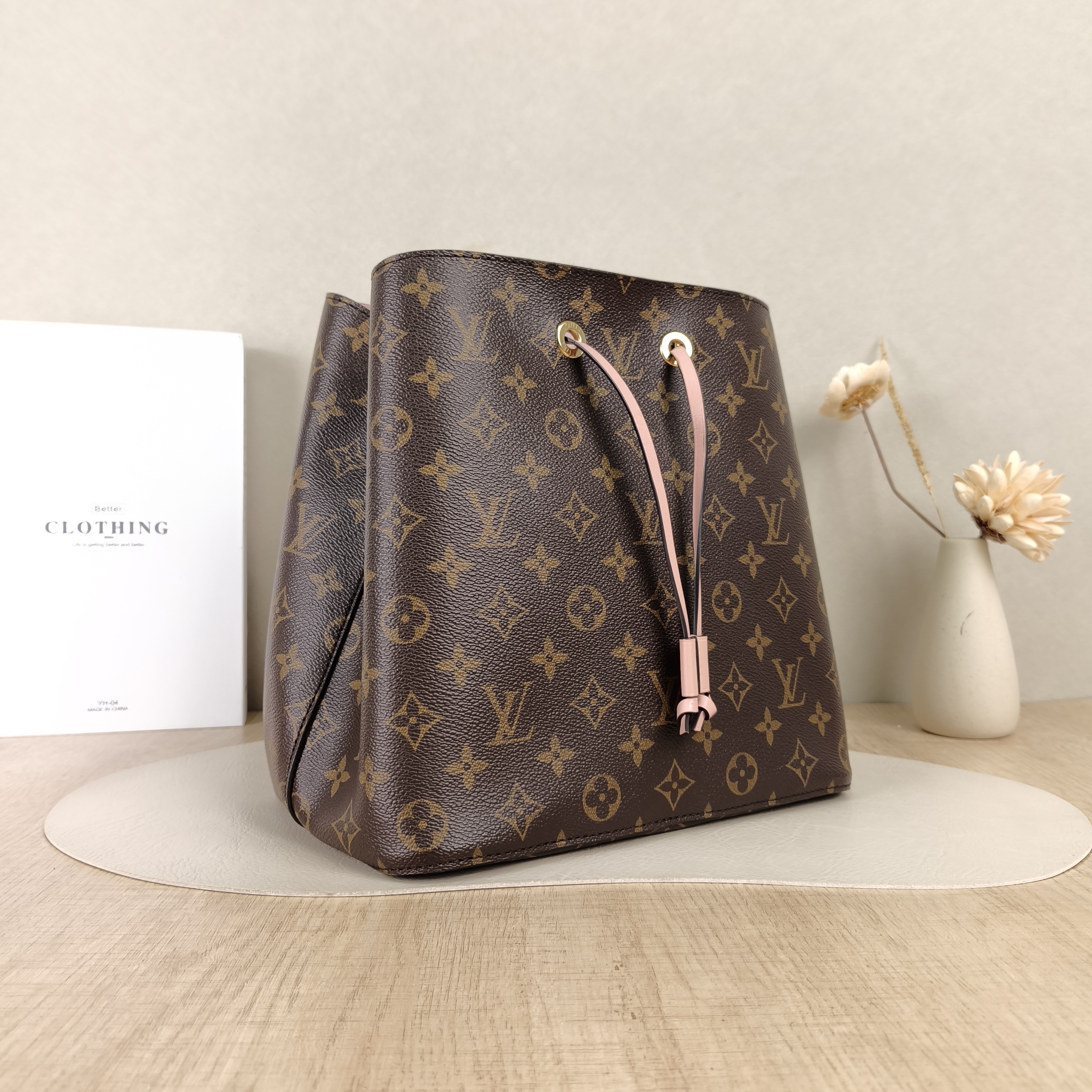 Louis Vuitton Shoulder Bag NÉONOÉ Bucket Bag PVC26 × 17.5 × 26 cm — cover view 2 of 5