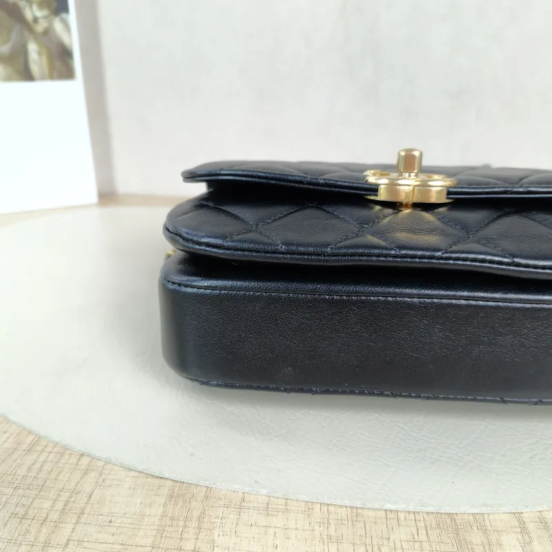 Chanel Crossbody Bag 24s Black Lambskin One Size 18 × 6 × 13 cm — detail view 4 of 13