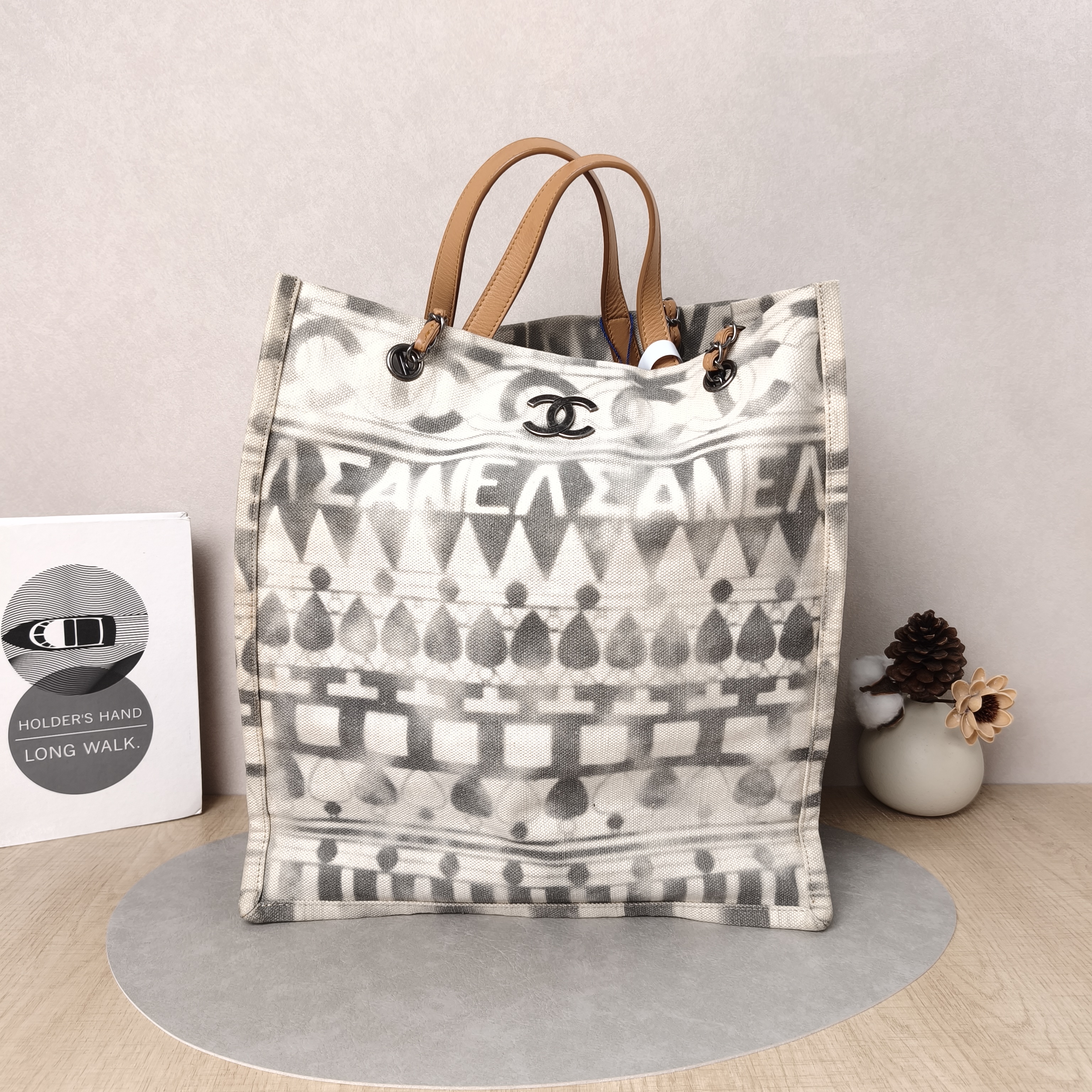 Chanel Shoulder Bag tote White One Size33 × 15 × 36 cm