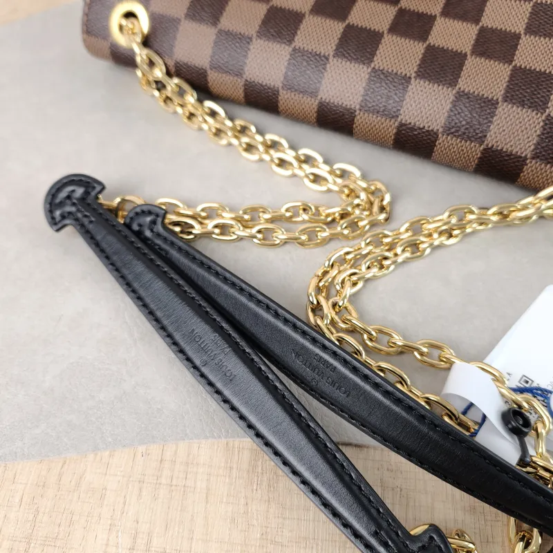 Louis Vuitton Shoulder Bag VAVIN Red · PVC Small 25 × 9.5 × 17 cm — detail view 2 of 13
