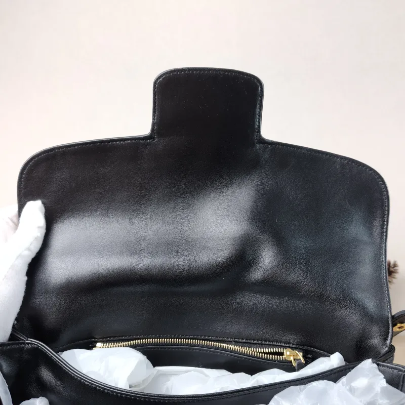 GUCCI Crossbody Bag Horsebit 1955 Horsebit Edition Medium Black Lambskin Medium 30 × 11 × 20.5 cm — detail view 7 of 14
