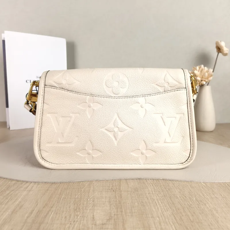 Louis Vuitton Crossbody Bag Diane Baguette Bag White Empreinte Embossed Calfskin Small 24 × 9 × 15 cm — cover view 3 of 5