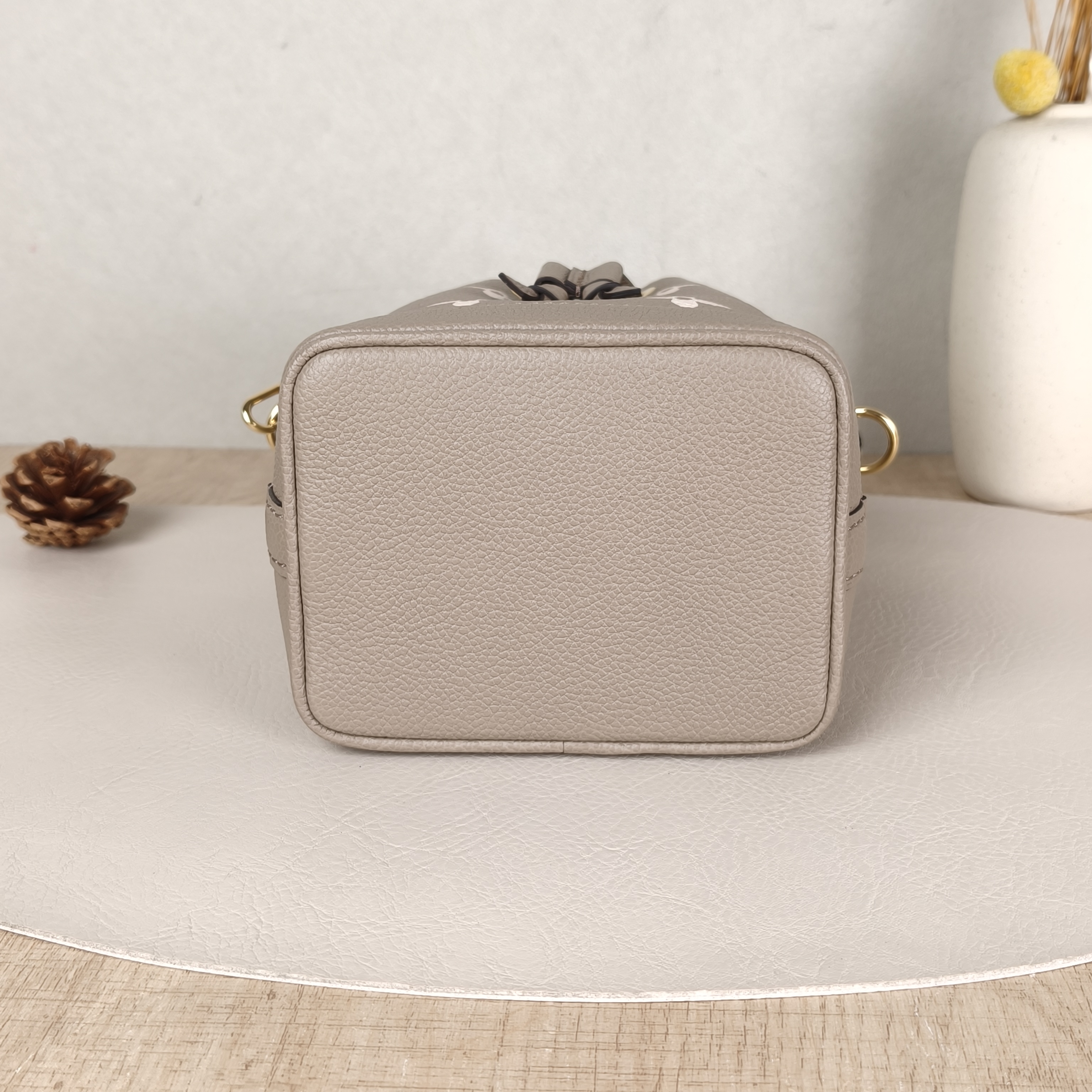 Louis Vuitton Crossbody Bag NANO NOÉ Bucket Bag Nano · White Empreinte Embossed Calfskin Monogramnano13 × 10 × 16 cm — cover view 5 of 5