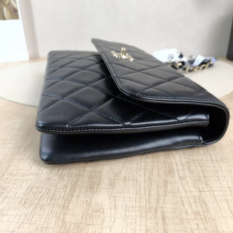 Chanel Shoulder Bagtrendy cc Shoulder Bag Black Lambskin Medium26 × 6 × 17 cm — detail view 11 of 13