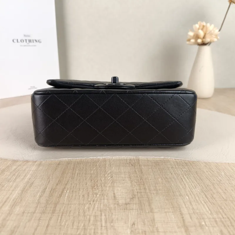 Chanel Crossbody Bag mini Black Lambskin mini 20 × 6 × 12 cm — cover view 5 of 5