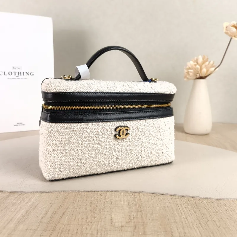 Chanel Crossbody Baglp Box Bag Top Handle Crossbody Bag White Black One Size19.5 × 5 × 17 cm — cover view 3 of 5