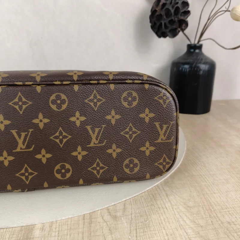 Louis Vuitton Shoulder Bag Lineup Monogram PVC One Size 34.5 × 13 × 26 cm — detail view 10 of 10