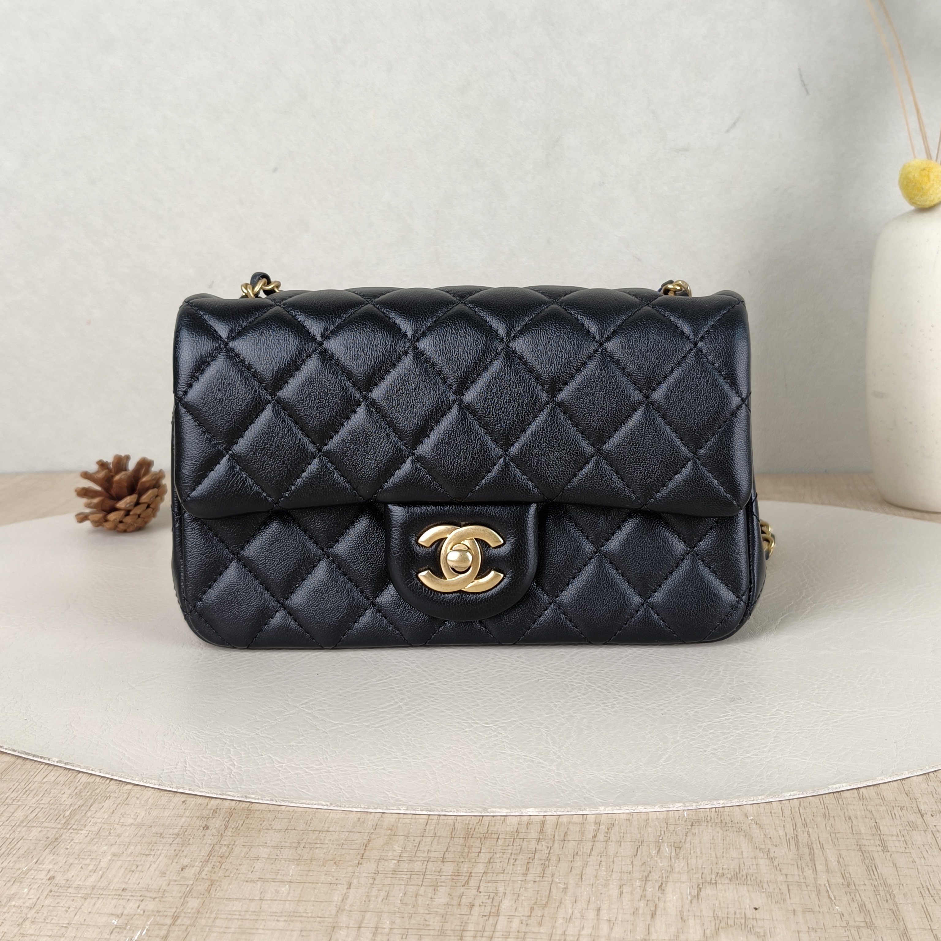 Chanel Crossbody Bag Classic Flap Large Mini CF Mini Black with Gold-Tone Hardware Lambskin mini20 × 6 × 12 cm