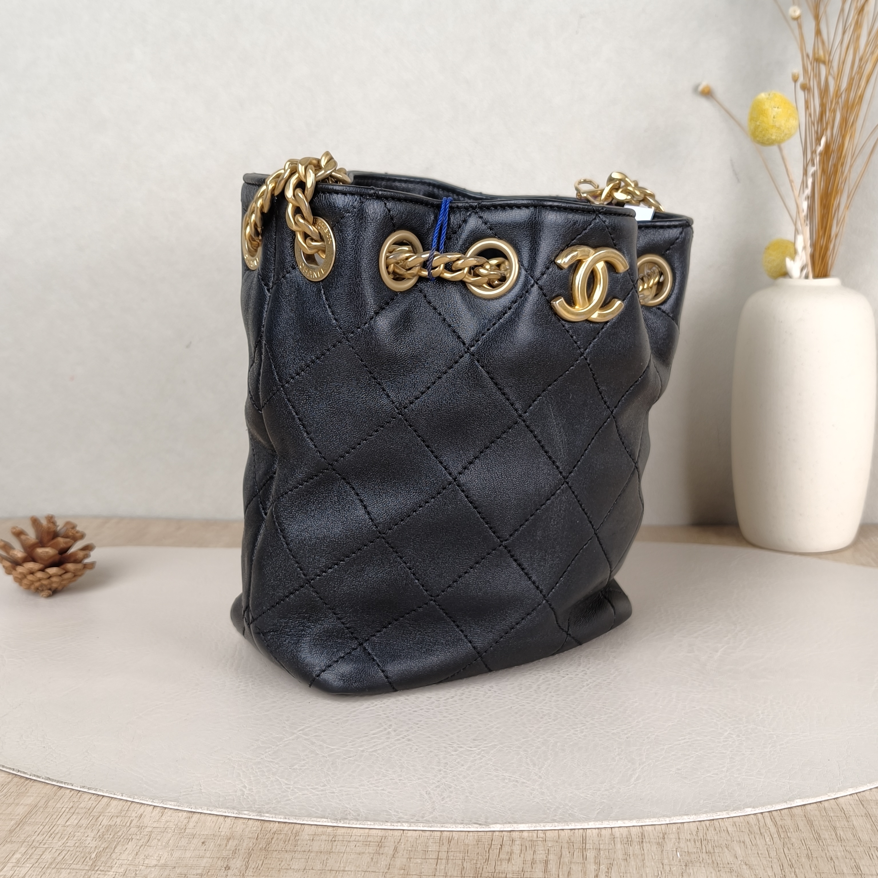 Chanel Crossbody Bag Crossbody Bag Black Calfskin One Size15 × 8 × 20 cm — cover view 4 of 5