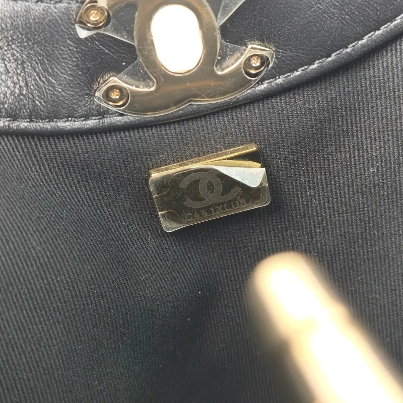 Chanel Crossbody Bag31Bag Black Waxed Leathermini23 × 5.5 × 22 cm — detail view 6 of 13