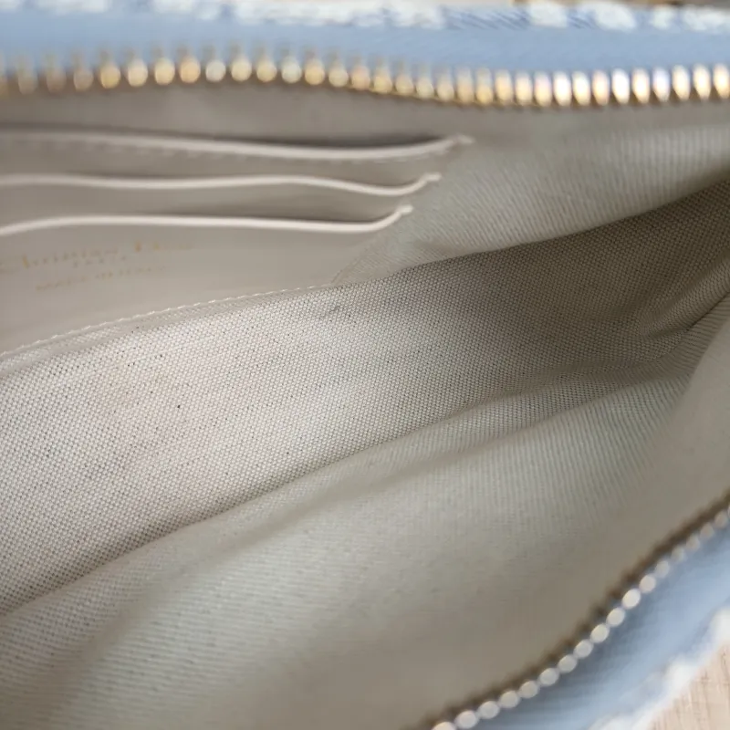 DIOR Shoulder Bag 30 Montaigne hobo Beige ，Canvas Mini 26.5 × 7 × 12 cm — detail view 2 of 8
