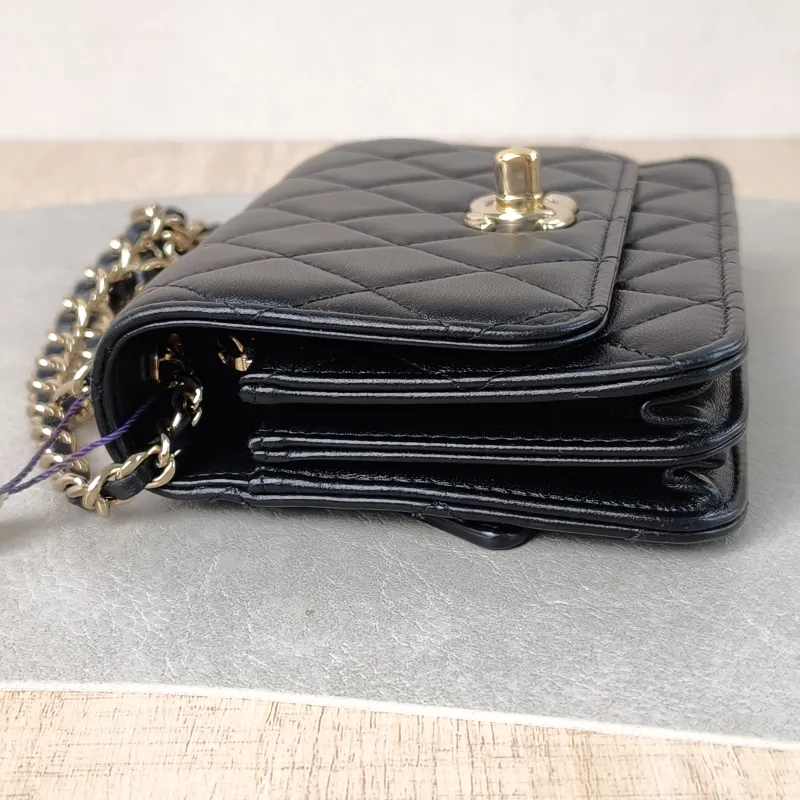Chanel Crossbody Bag trendy cc woc Black with Gold-Tone Hardware Lambskin One Size 15.5 × 3.5 × 11 cm 30 — detail view 1 of 13