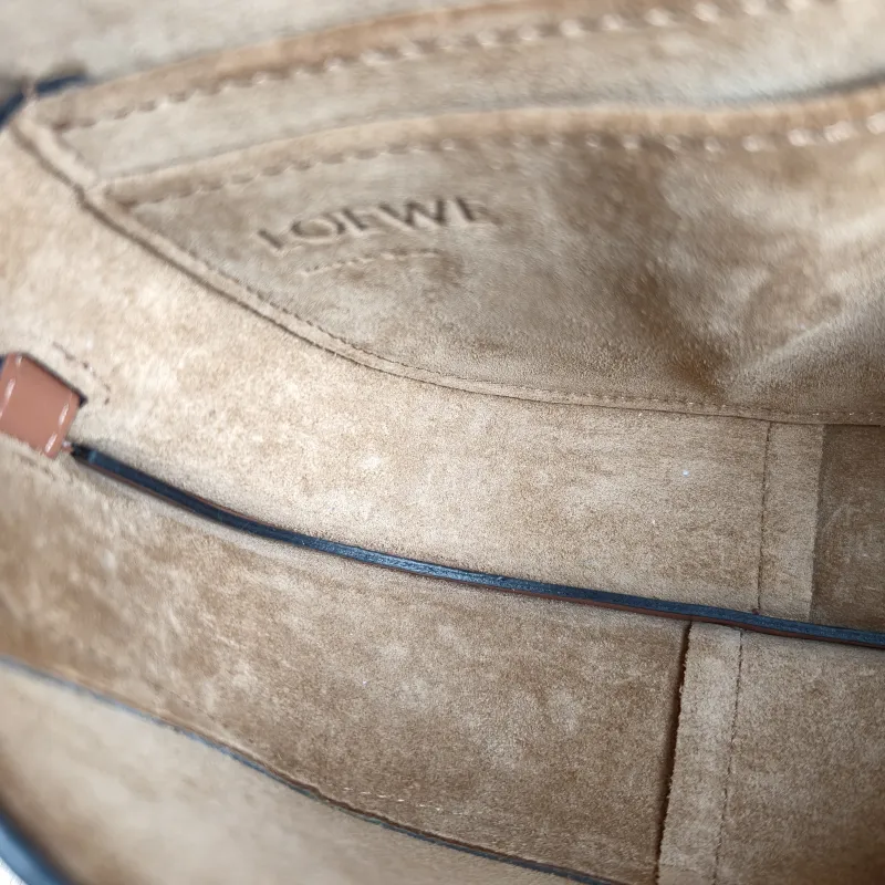 LOEWE Crossbody Bag Gate Dual Caramel Calfskin Mini 21 × 9.5 × 12.5 cm — detail view 7 of 12