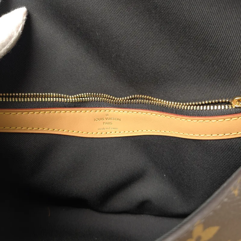 Louis Vuitton Crossbody Bag Diane Baguette Bag Shoulder Strap PVC Small24 × 9 × 15 cm — detail view 12 of 15