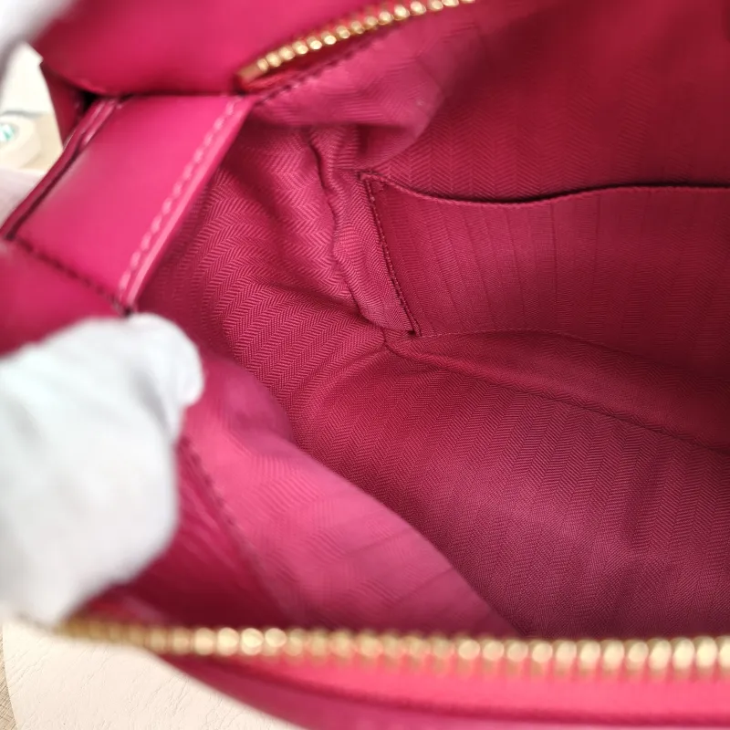 LOEWE Crossbody Bag Puzzle Red CC alfskin Small24 × 10.5 × 16.5 cm — detail view 9 of 14