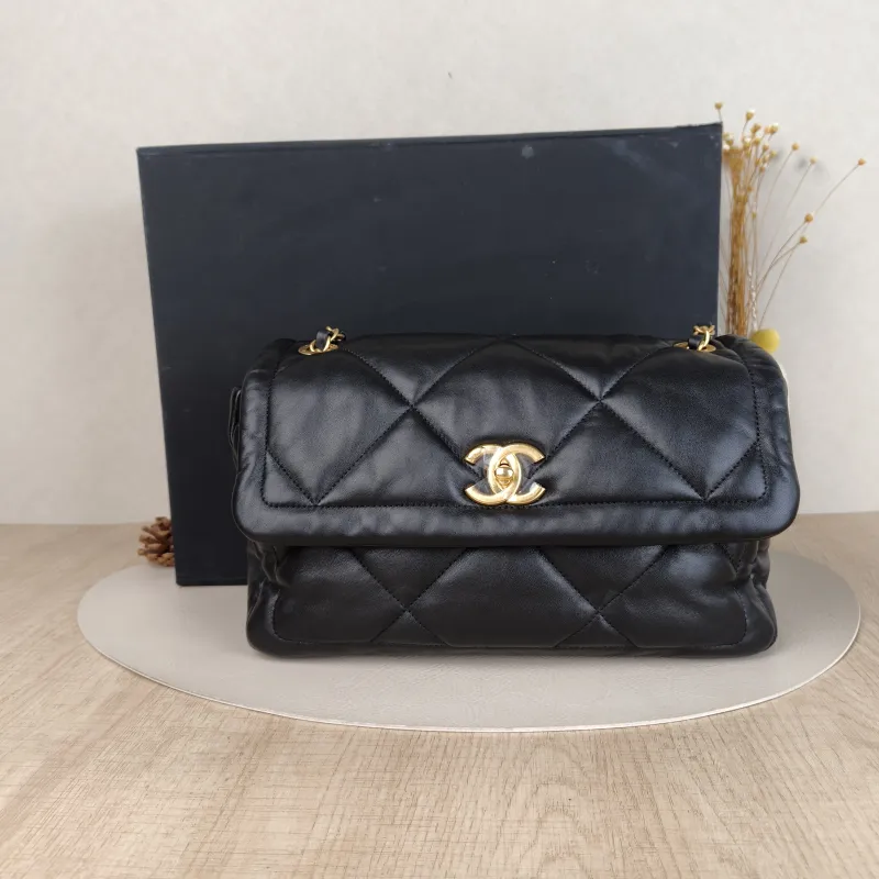 Chanel Crossbody Bag C Black Lambskin Small 28 × 9.5 × 17 cm — cover view 5 of 6
