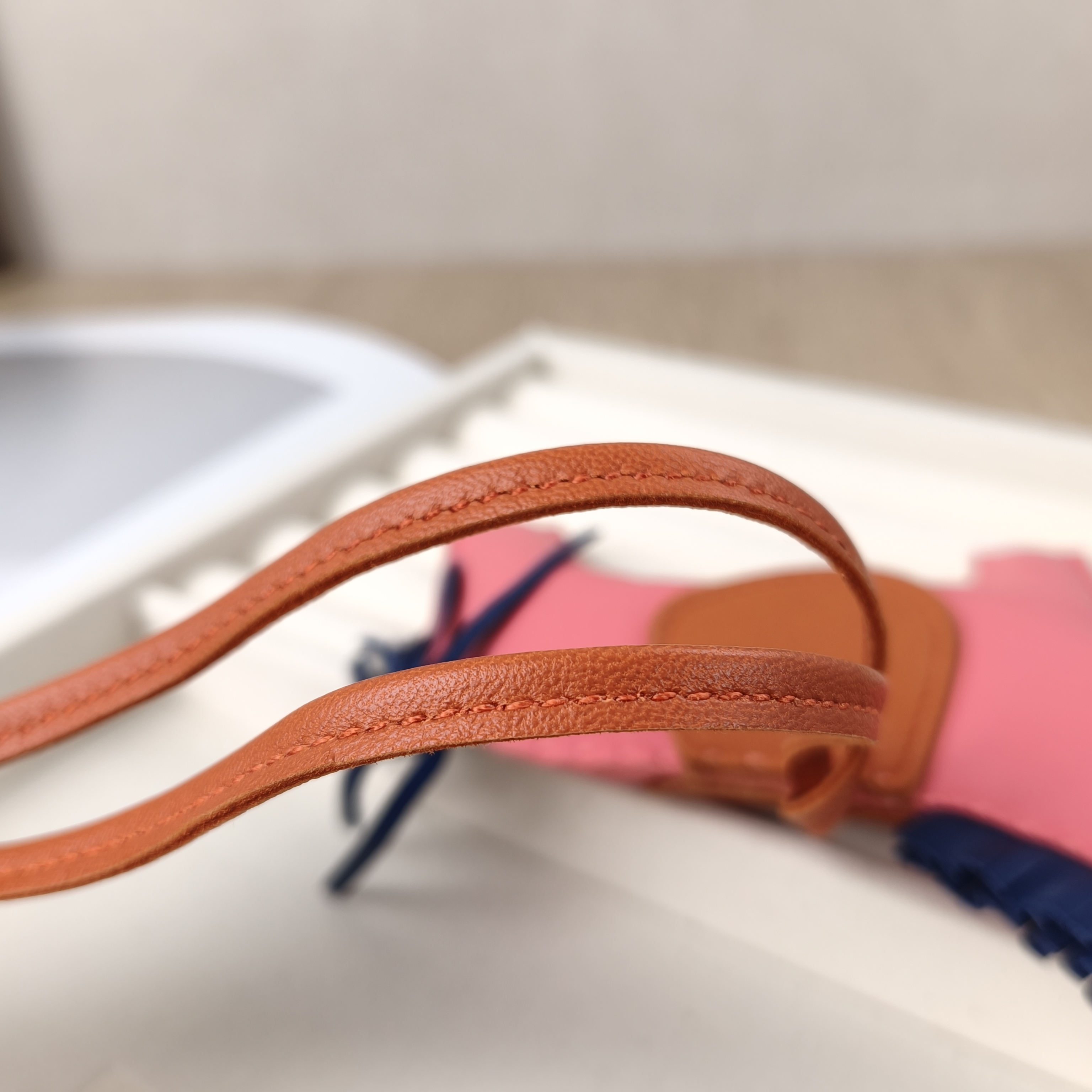 Hermès Charm Charm Pink Large — cover view 6 of 10