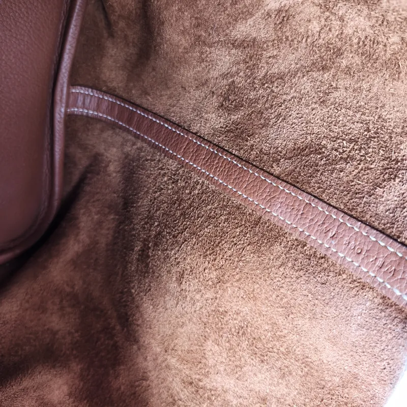 Hermès Top Handle Bag Picotin Lock 22 22 Taurillon Clemence TC Calfskin Medium 22 × 18 × 21 cm W Conditioned — detail view 13 of 14