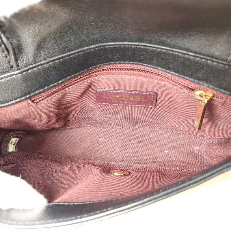 Chanel Crossbody Bag Crossbody Bag Black Calfskin One Size 21 × 5 × 13 cm 23 — detail view 2 of 12