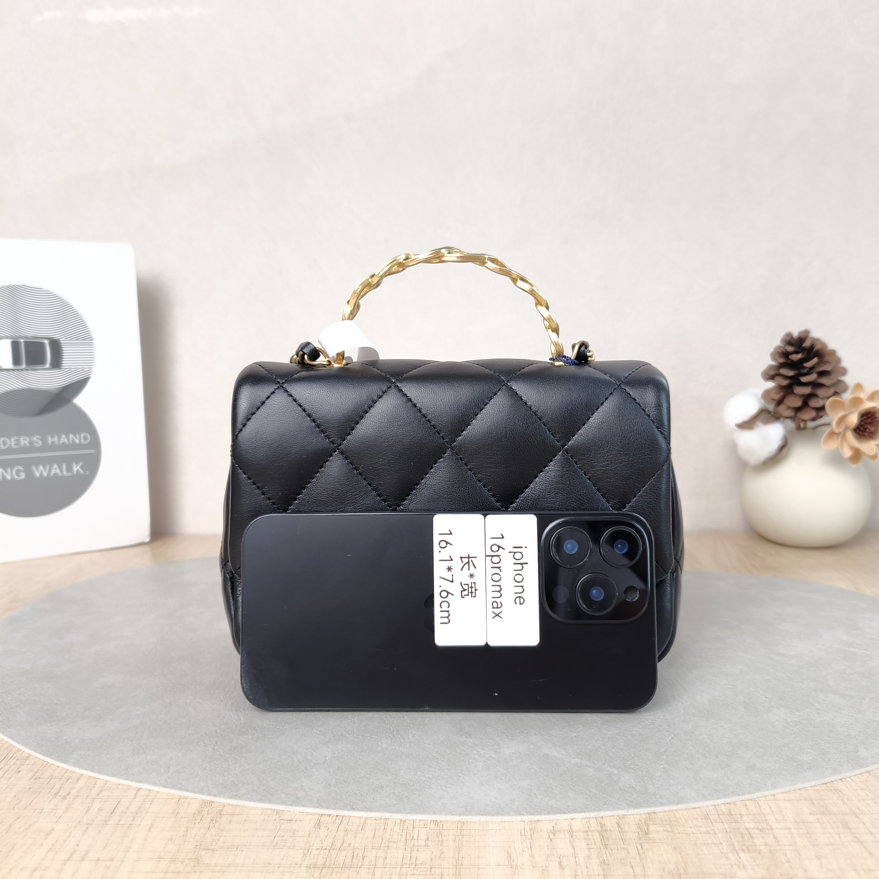 Chanel Crossbody Bag25c Black Lambskin One Size19 × 6 × 14 cm — cover view 5 of 5
