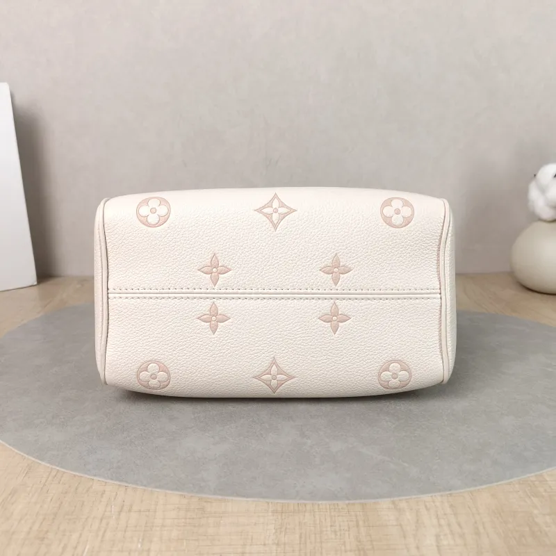 Louis Vuitton Crossbody Bag Speedy20Beige · Pink Empreinte Embossed Calfskin Small20.5 × 12 × 13.5 cm — cover view 5 of 6