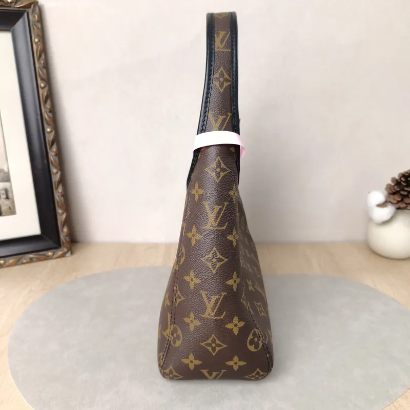 Louis Vuitton Shoulder Bag The Drop Monogram PVC Small28 × 12 × 15 cm — detail view 4 of 17