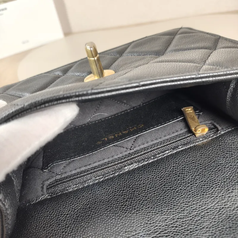 Chanel Crossbody Bag Edition Black Grained Calfskin 20 × 7 × 14.5 cm — detail view 1 of 12