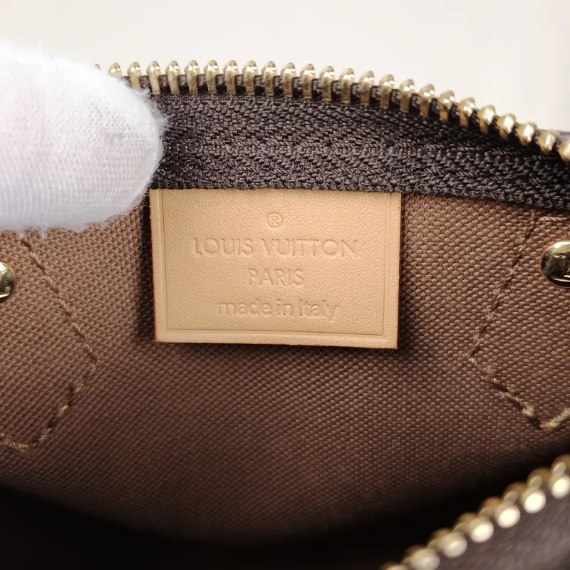 Louis Vuitton Crossbody Bag Speedy Nano Shoulder Strap PV Cnano16 × 7.5 × 10 cm — detail view 2 of 11