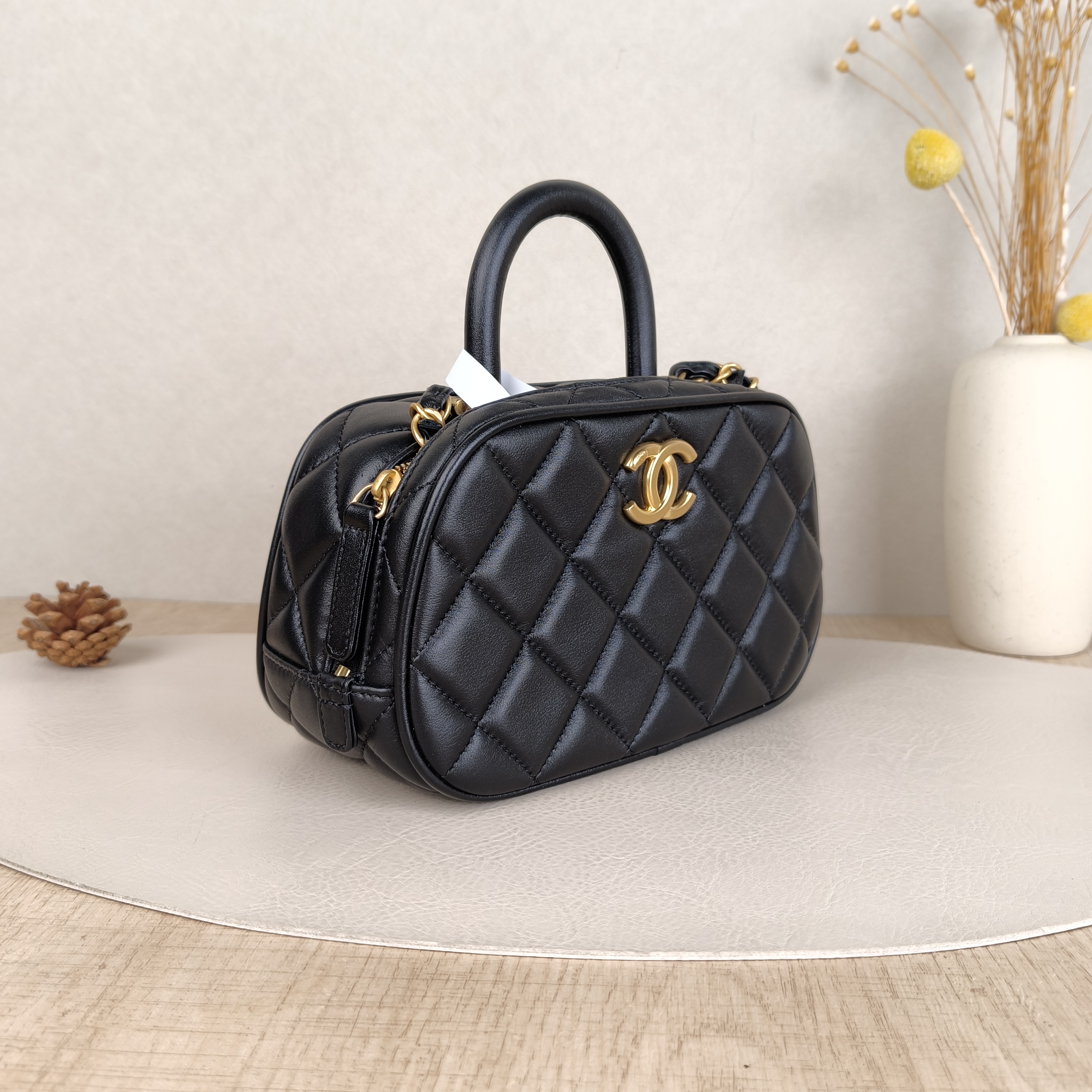 Chanel Crossbody Bag Black Calfskin 20 × 8.5 × 11.5 cm — cover view 5 of 6