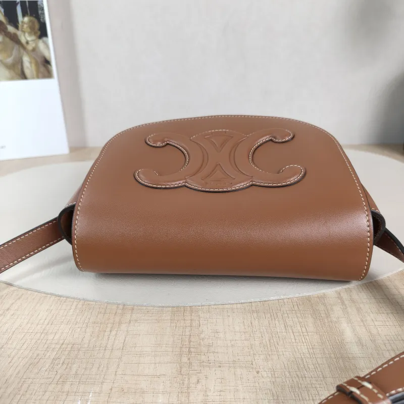 CELINE Crossbody Bag FOLCO TRIOMPHE Caramel Calfskin One Size 18.5 × 7 × 15 cm — detail view 5 of 13