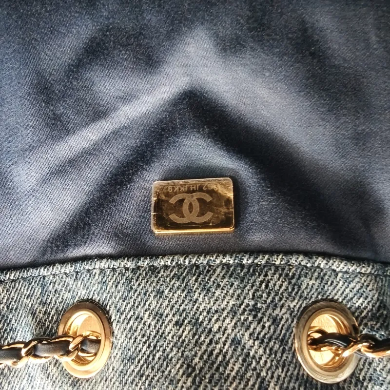 Chanel Shoulder Bag 25Bag Blue Small 26 × 14 × 30 cm — detail view 14 of 15