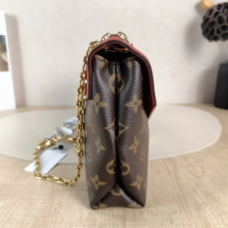 Louis Vuitton Shoulder Bag Pallas Chain Chain Bag Red PVC 26 × 6 × 17 cm — detail view 7 of 11