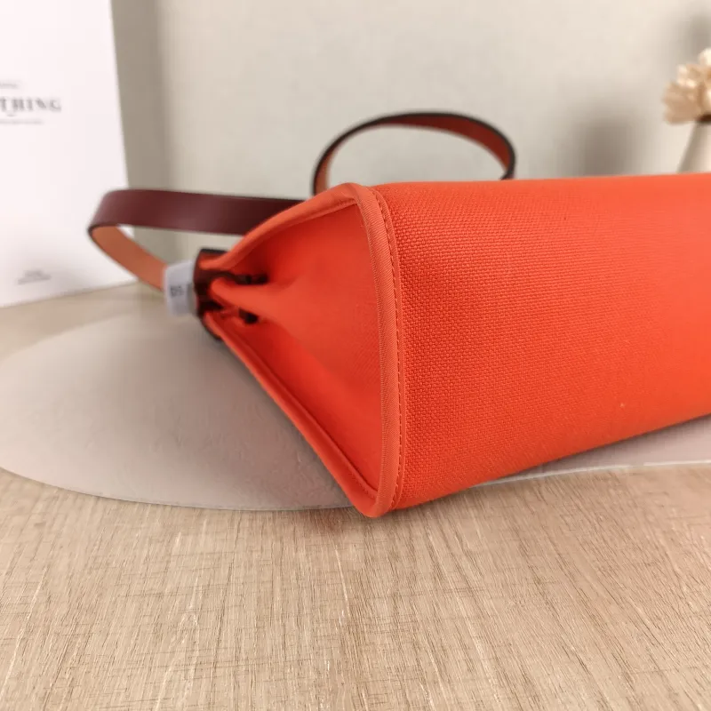 Hermès Crossbody Bag Herbag 319T 55 Calfskin，Canvas Medium30.5 × 11 × 25.5 cm — detail view 5 of 11